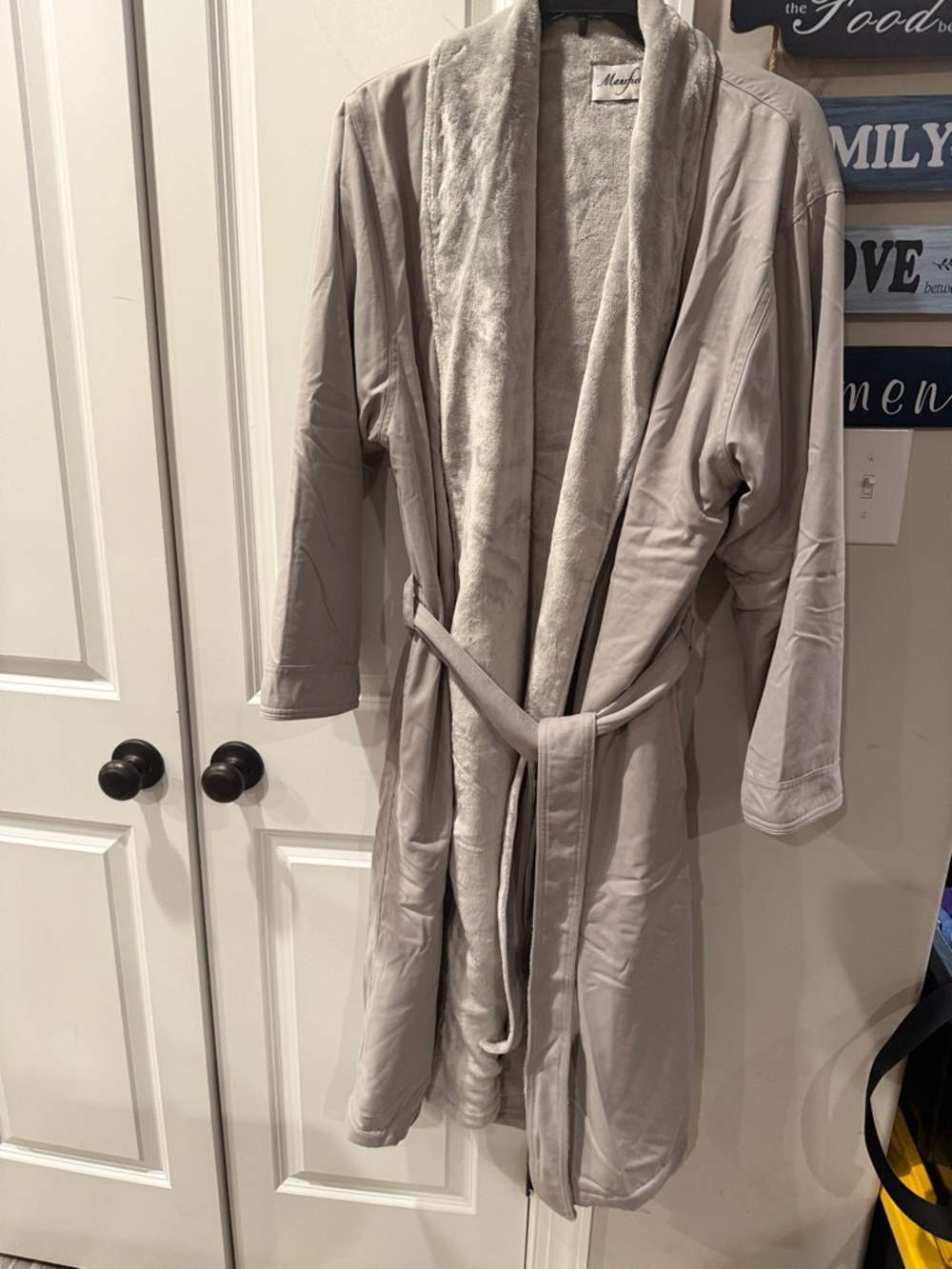 Mansfield/The Ritz Carlton Resort & Spa Shimmer Lining Plush Robe